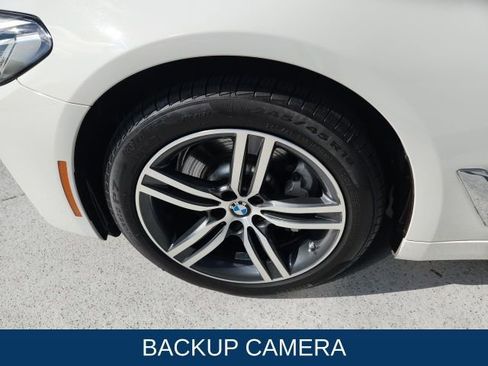Used 2023 BMW 530i w/ Premium Package image 9