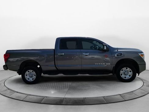 Used 2021 Nissan Titan SV AWD/4WD image 6