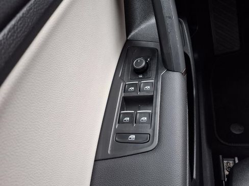 Used 2019 Volkswagen Tiguan SEL AWD/4WD image 25