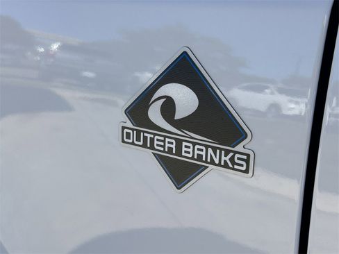 Used 2024 Ford Bronco Outer Banks image 12