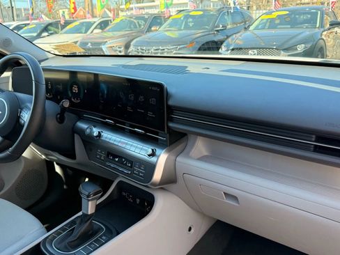 Used 2025 Hyundai Kona SEL image 16