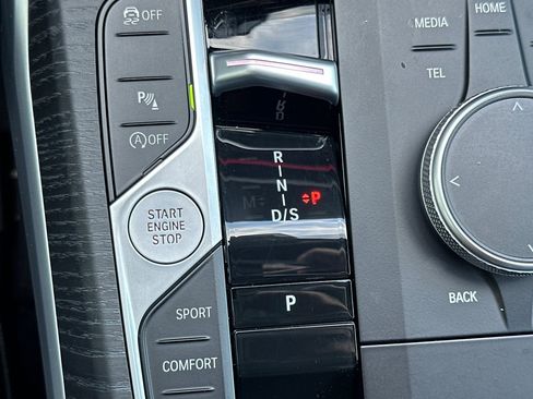 Used 2025 BMW 330i Sedan w/ Convenience Package image 27