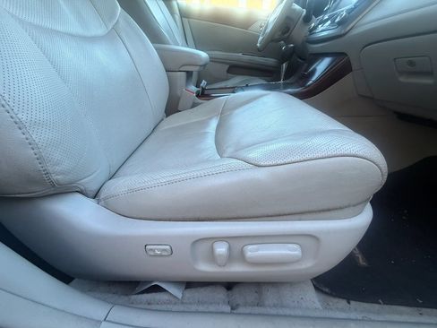 Used 2011 Toyota Avalon Limited FWD image 12