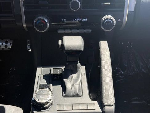 Used 2025 Toyota Tacoma TRD Sport AWD/4WD image 21