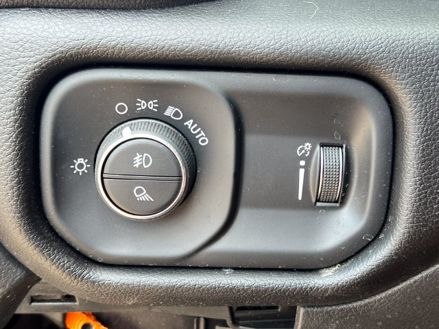 Used 2025 RAM 2500 Big Horn AWD/4WD image 18