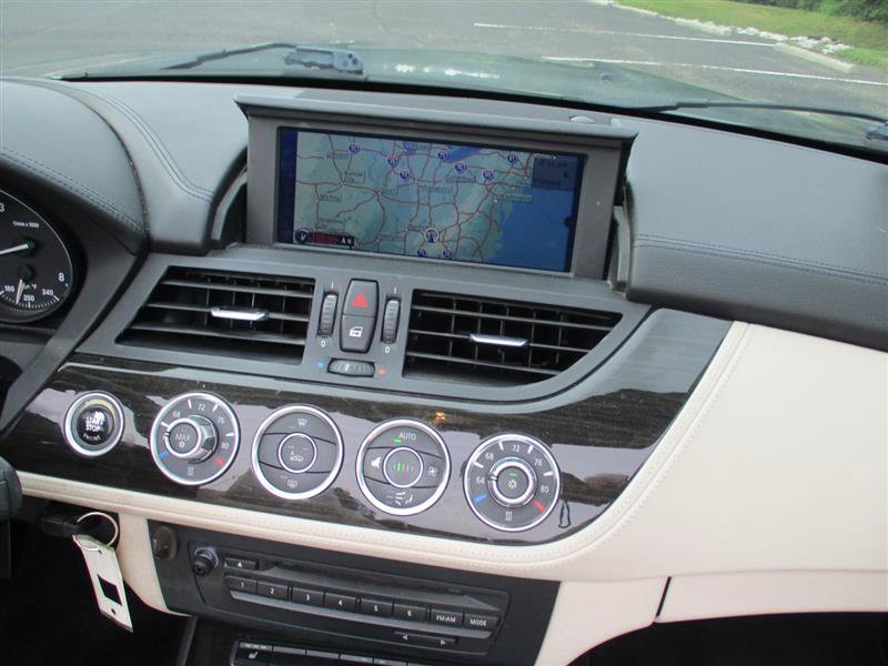 Used 2010 BMW Z4 sDrive35i RWD image 10