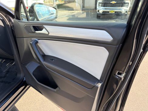 Used 2024 Volkswagen Tiguan S image 11