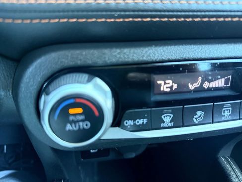 Used 2020 Nissan Kicks SR image 6