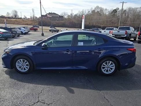 Used 2026 Toyota Camry LE w/ Convenience Package image 5