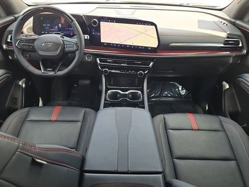 Used 2024 Chevrolet Traverse RS AWD/4WD image 9