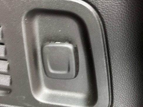 Used 2022 Buick Enclave Premium w/ Experience Buick Package image 16