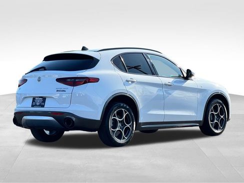 Used 2022 Alfa Romeo Stelvio Ti AWD/4WD image 7