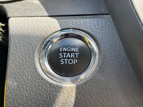 Used 2020 Toyota Camry XLE FWD image 12