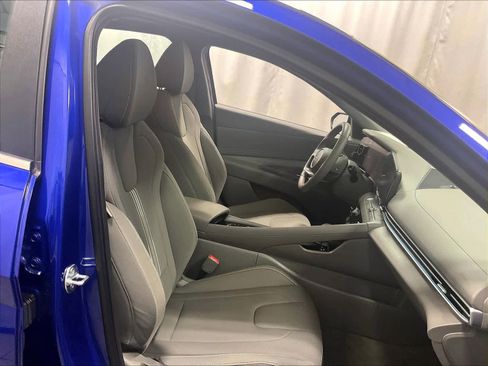 Used 2025 Hyundai Elantra SEL image 11