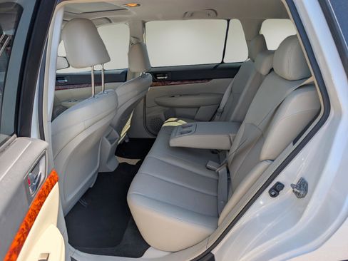 Used 2012 Subaru Outback 2.5i Limited image 11