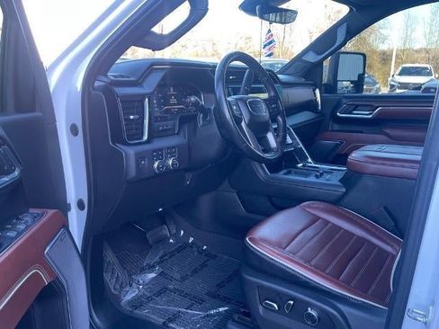 Used 2024 GMC Sierra 2500 Denali Ultimate image 9