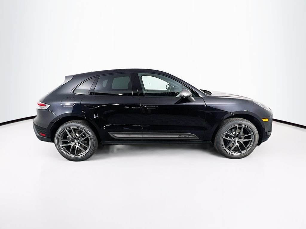Certified 2026 Porsche Macan AWD/4WD image 8
