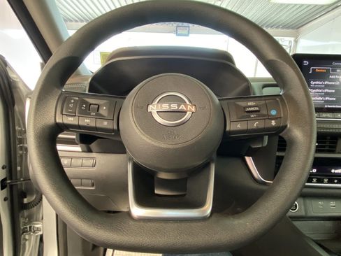 Used 2023 Nissan Rogue SV AWD/4WD image 24