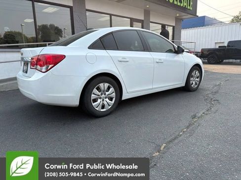 Used 2016 Chevrolet Cruze LS FWD image 6