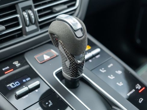 Certified 2025 Porsche Macan GTS AWD/4WD image 44