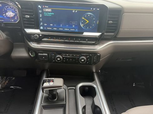 Used 2024 Chevrolet Silverado 1500 LTZ AWD/4WD image 15