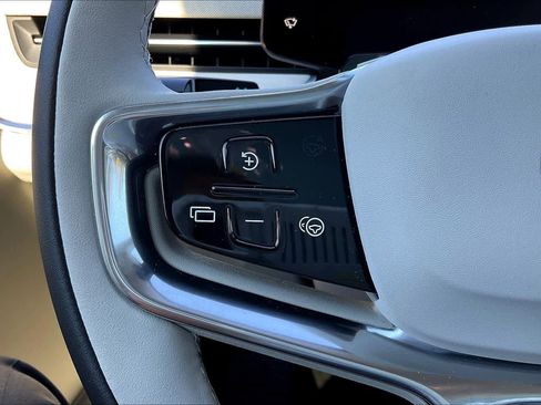 New 2025 Volvo EX90 Plus w/ Protection Package Premier image 17