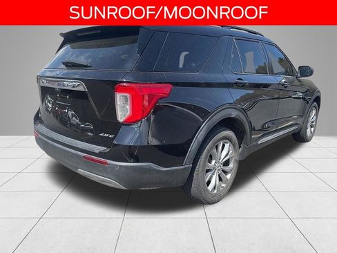 Used 2023 Ford Explorer XLT w/ Equipment Group 202A image 4