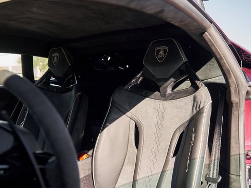 Used 2024 Lamborghini Huracan Sterrato image 35