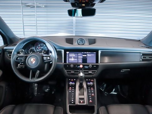 Used 2025 Porsche Macan GTS image 14