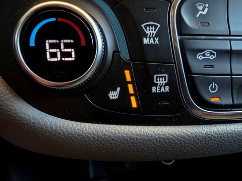 Used 2018 Chevrolet Equinox LT AWD/4WD image 38