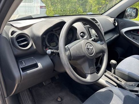 Used 2007 Toyota RAV4 Sport FWD image 8