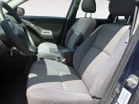 Used 2008 Pontiac Vibe w/ Sun And Sound Package FWD image 10