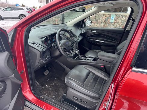 Used 2019 Ford Escape SEL image 17