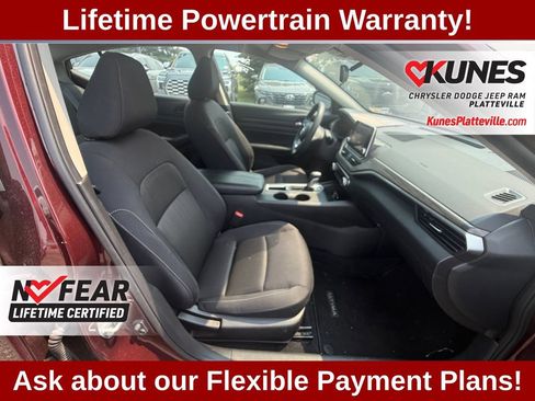 Used 2025 Nissan Altima 2.5 SV FWD image 41
