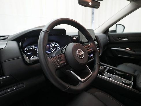 Certified 2024 Nissan Pathfinder SL image 8