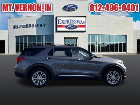 Used 2024 Ford Explorer XLT w/ Equipment Group 202A AWD/4WD image 13