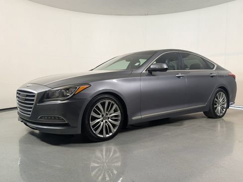 Used 2015 Hyundai Genesis 5.0 RWD image 3