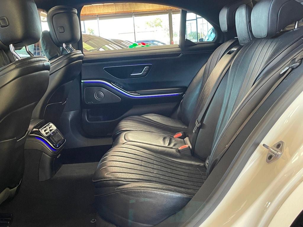 Used 2022 Mercedes-Benz S 500 4MATIC w/ AMG Line Package image 16