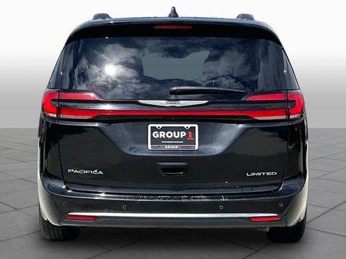 Used 2023 Chrysler Pacifica Limited FWD image 5