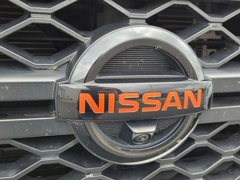 Used 2021 Nissan Titan PRO-4X w/ Pro-4x Convenience Package AWD/4WD image 5