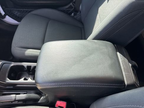 Used 2020 Jeep Wrangler Unlimited Sahara image 39