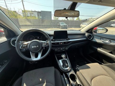 Used 2023 Kia Forte LXS w/ LXS Technology Package FWD image 15
