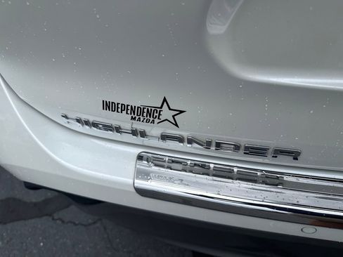 Used 2020 Toyota Highlander Platinum FWD image 33