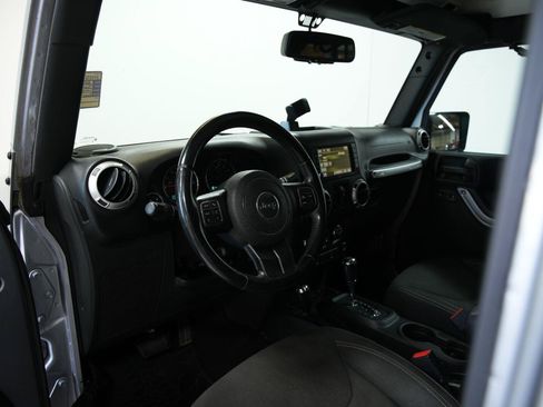 Used 2016 Jeep Wrangler Unlimited Sahara w/ Max Tow Package AWD/4WD image 34
