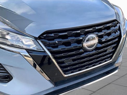 Used 2024 Nissan Kicks SR w/ SR Premium Package FWD image 29