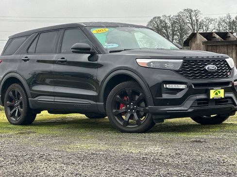 Used 2022 Ford Explorer ST w/ Equipment Group 401A image 2