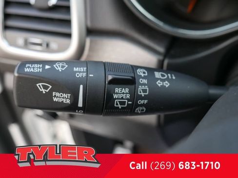 Used 2018 Jeep Grand Cherokee Altitude AWD/4WD image 23