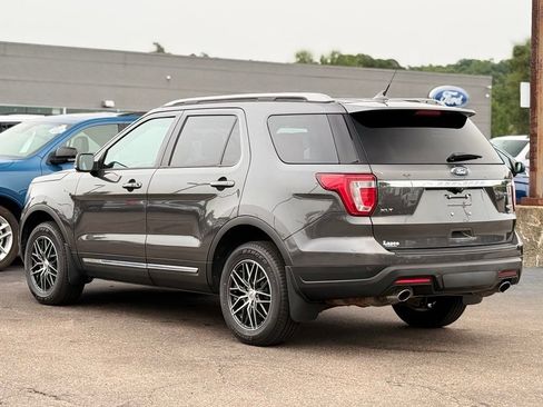 Used 2019 Ford Explorer XLT AWD/4WD image 38