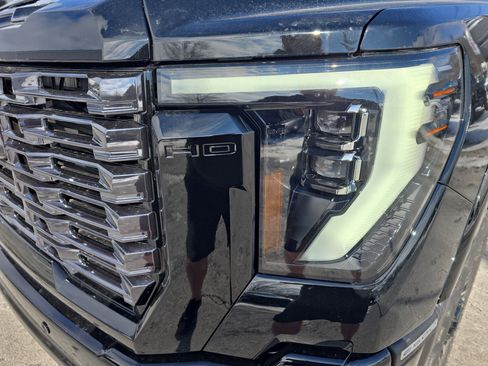 New 2026 GMC Sierra 2500 Denali Ultimate image 10