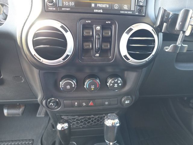 Used 2016 Jeep Wrangler Unlimited Sahara w/ Dual Top Group AWD/4WD image 19